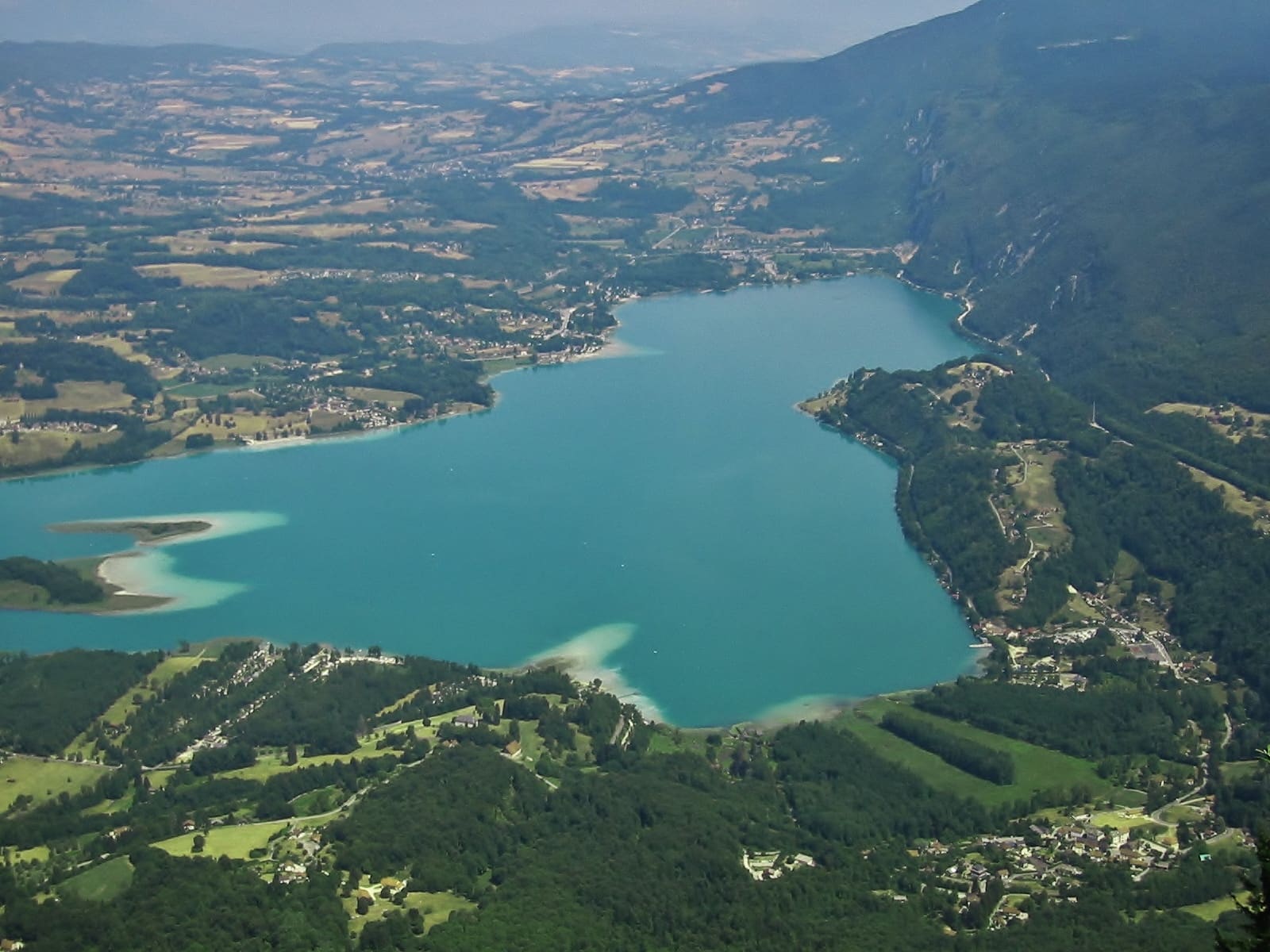 Lac Aiguebelette panoramique