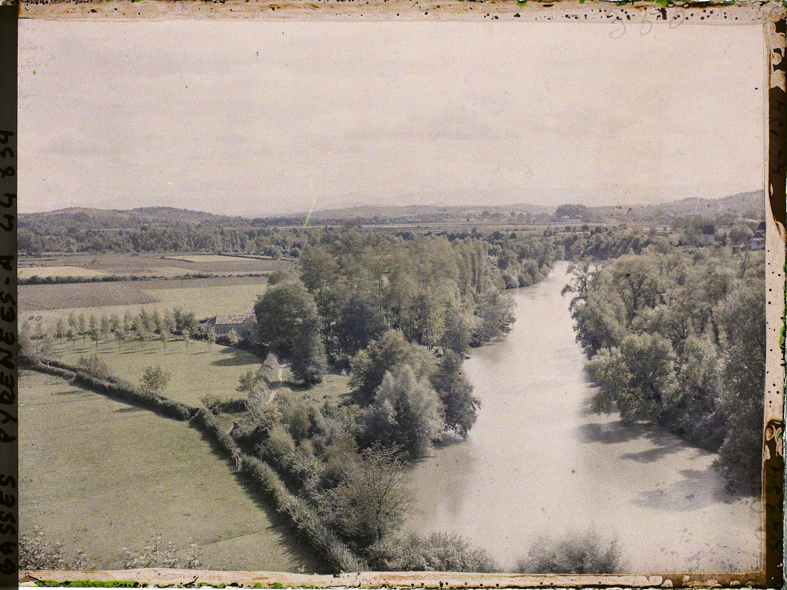 France, Sauveterre de Béarn, Panorama pris depuis l'Eglise vers le Sud (Gave d'Oloron) - A44834